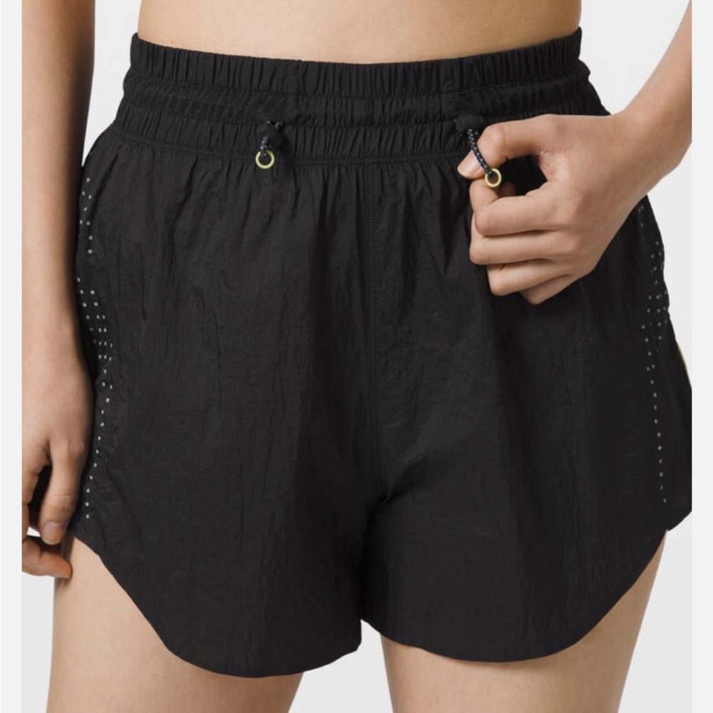 Lululemon x Roksanda Break New Ground Short